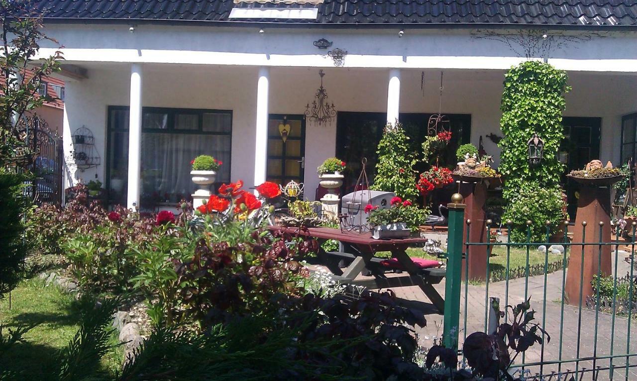 cafesahne u Pension Dranske Extérieur photo